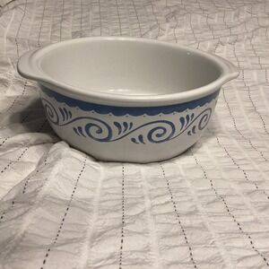 Corelle Coordinates Blue Heart Stoneware Casserole Dish 2.5 Qt Round Baker White